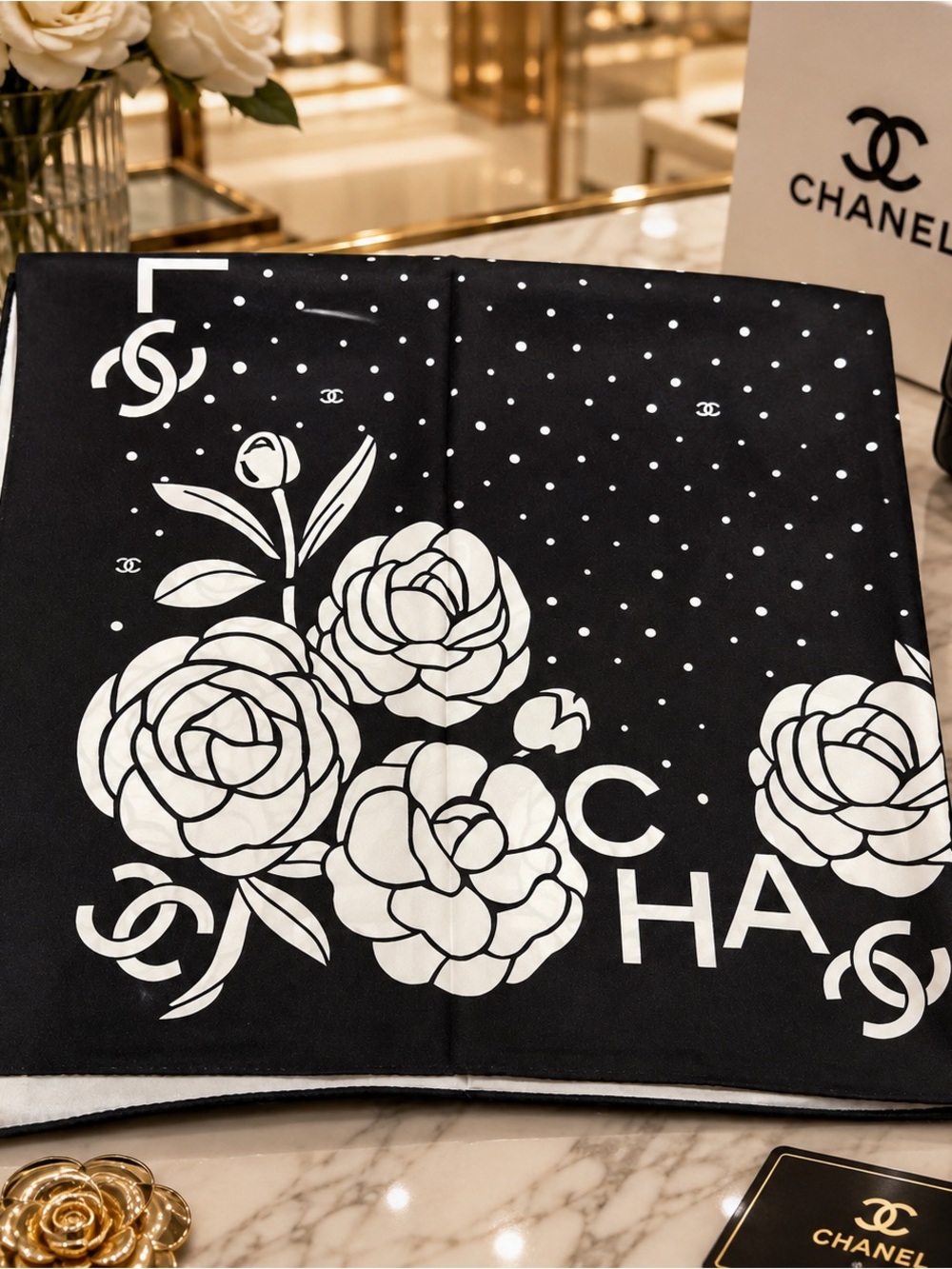 SILK SCARF 🧣
